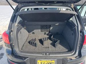 Volkswagen Tiguan S 2013 Usado, Volante a la Izquierda/Derecha - Product Image 2