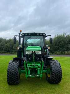 Tracteur à roues d'occasion John Dere 6120R/6130R 120 CV 4RM avec boîte de vitesses, pompe moteur et composants principaux pour l'agriculture en Autriche - Product Image 3