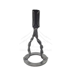 Portavelas de hierro de estilo vintage con material duradero y detalles artesanales perfectos para bodas y decoraciones para el hogar - Product Image 3