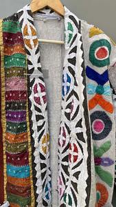 Chaqueta larga Kantha hecha a mano para mujer, abrigo de trabajo de corte bordado con diseño acolchado Vintage, chaqueta con patrón de letras - Product Image 2