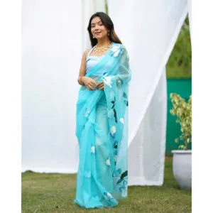 Sari de soirée léger en organza bleu 100% soie, peint à la main, décolleté cœur, dos nu, longueur au sol, pour femmes - Product Image 2