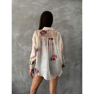 Chemisiers et chemises en organza brodés pour femmes, vente en gros - Product Image 1