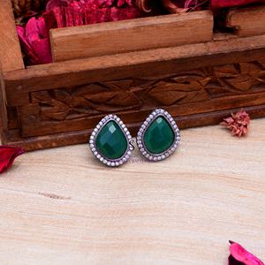 Pendientes de tuerca de cristal oxidado antiguo, joyería de diseñador minimalista para mujeres y niñas para Sangeet Haldi Mehndi Wear - Product Image 6