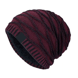 Bonnet de sport d'hiver en coton jacquard de haute qualité unisexe en option Chapeau de sport imprimé avec logo personnalisé Protection chaude Chapeau d'hiver tricoté - Product Image 1
