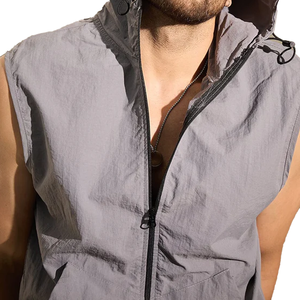 Conjunto de Chaleco Cortavientos Informal con Capucha y Cremallera, Impresionante Chaleco Cortavientos Ligero para Hombre, Fabricante en Pakistán - Product Image 5