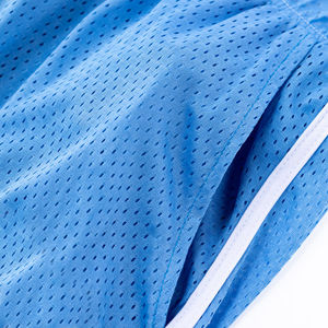 Pantalones Cortos Deportivos Zavi OEM Personalizados para Mujer con Bolsillos y Cremalleras, Talla Personalizada para Gimnasio, Tejido de Malla por Encima de la Rodilla con Bolsillos Laterales con Cremallera - Product Image 5