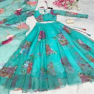 Dernier Designer Organza Soie Floral Imprimé Travail Lehenga Choli Par FabZone - Product Image 4