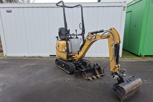 Miniexcavadora Cat 300.9D Usada en Buenas Condiciones, Flexible, con Sistema Hidráulico Estable, para Limpieza de Terrenos y Obras de Renovación Urbana - Product Image 6