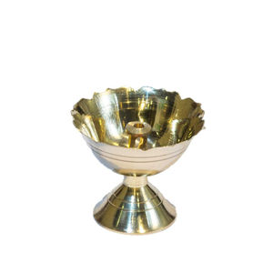 Venta al por mayor hogar decorativo Diya latón Akhand Diya para Pooja y Diwali decoración mesa de latón Diya en precio atractivo - Product Image 6