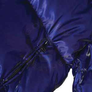 Chaqueta acolchada de invierno sostenible 2025 personalizada para hombre, cuello levantado, burbuja acolchada, resistente al agua, transpirable, posición frontal del logotipo - Product Image 4