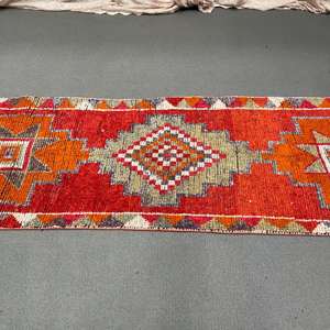 Alfombra de 2.7x9.4 pies, Alfombra Vintage, Alfombra con Estampado Animal Rojo - Product Image 5