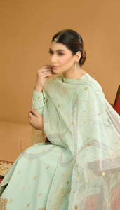 Trajes de Mujer de Diseño Único y Alta Calidad - Estilo Formal, Opciones Personalizables, Tejido Transpirable y Ecológico, Venta Directa de Fábrica - Product Image 4