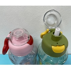 ขวดน้ำพลาสติก Tritan รูปทรงกระบอกสำหรับตั้งแคมป์สามารถปรับแต่งได้เป็นมิตรกับสิ่งแวดล้อม - Product Image 5