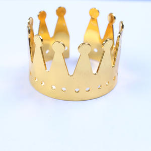 En solde : Anneau de serviette couronne, aspect poli, rehausse l'ambiance générale du repas, ajoute une brillance subtile sans envahir la table. - Product Image 6