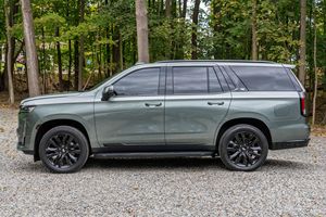 Kadilac Es kalade 2023, 4WD Sport Platinum Turbo, Asientos de Cuero, Cámara Trasera 360, Techo Corredizo, Listo para Enviar - Product Image 6