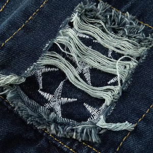 แจ็คเก็ตยีนส์ผู้ชายทรงสลิมฟิต ปกตั้ง เคลือบผิว ดีไซน์แฟชั่นใหม่ สไตล์ลำลอง สีพื้น รับผลิตตามสั่งขายส่ง - Product Image 3