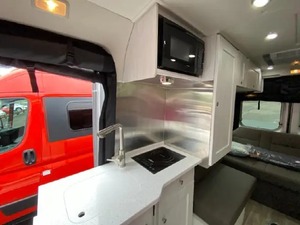 Usado, 2024, R-o-a-d-t-r-e-k Roadtrek Zion, listo para vender - Product Image 4