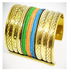 Bracelet jonc étroit en or 2025 de 13 mm, style ange, cadeau de mariage pour maman, léger, plaqué or, laiton gravé - Product Image 6