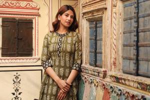 Robe bohème en lin, coupe trapèze, longueur mollet, imprimée à la main, pur coton, noir et vert, mode éthique - Product Image 3