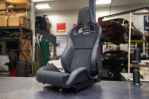 Asientos Recaro de Alcántara Negros Disponibles, Asientos de Cuero Estilo Racing Modificados para Automóvil en Venta - Product Image 3