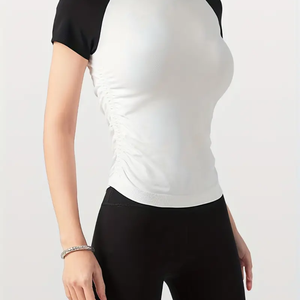 Camiseta de manga corta para mujer de algodón 100% personalizada del fabricante, decoración de logotipo de sublimación de estilo suave para chicas bonitas y sexis - Product Image 4