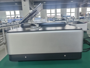 Espectrofotómetro UV-Vis YOKON M600 190-1100nm de Doble Haz para Análisis Químico de Laboratorio, Ancho de Banda Espectral de 2nm, Pantalla Táctil de 11 Pulgadas - Product Image 3