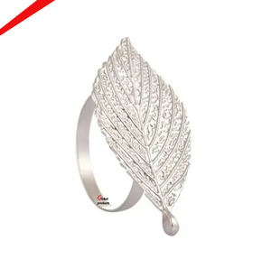 Servilletero de metal con acabado dorado y diseño de mariposa para hotel y restaurante - Product Image 3