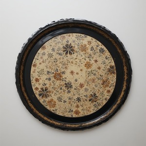 Placa de cargador de resina de deriva plateada, tonos metálicos, textura de ondulación suave, diseño Art Deco moderno, METALES AYC ligeros - Product Image 3