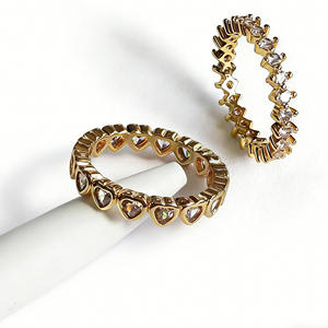 Anillos Cuadrados Geométricos de Acero Inoxidable con Incrustaciones de Cristales de Lujo Vintage a Prueba de Agua para Mujer - Product Image 2