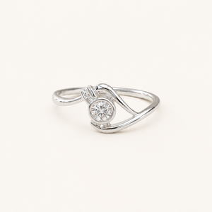 Bague Ajustable Celeste Orbit - Plaqué Or Rose 18K avec Incrustation en Forme de Cœur - Product Image 5