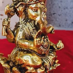 Statue d'idole du seigneur Ganesha en laiton pur fabriqué à la main exquise avec finition antique pour le temple de la maison et le but des cadeaux - Product Image 2