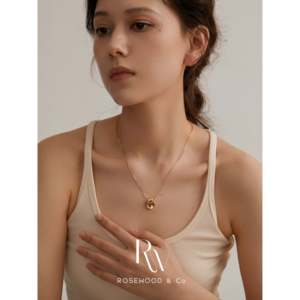 Collana Trendy con Ciondolo a Catena Dorata e Design Geometrico Rotondo Irregolare con Diamante e Perla, Ideale per Feste o Regali - Product Image 2