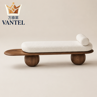 Banc de fin de lit moderne en tissu rembourré pour chambre à coucher, ottoman pour appartement, mobilier de chambre d'hôtes
