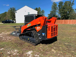 Chargeuse compacte sur chenilles Kubota SVL75-3, capacité de charge nominale de 2 tonnes, équipement de construction - Product Image 3