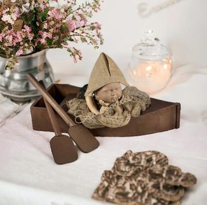 Encantadora canoa rústica hecha a mano corazón único calentamiento recién nacido fotografía cuna bebé sesión de fotos Estudio de madera canoa de madera - Product Image 4