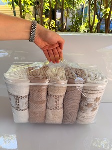 Sac d'emballage pour serviettes en PVC transparent avec aérations |   Sac cube en vinyle transparent pour linge de luxe |   Étui en plastique à fermeture éclair pour textiles de maison - Product Image 4