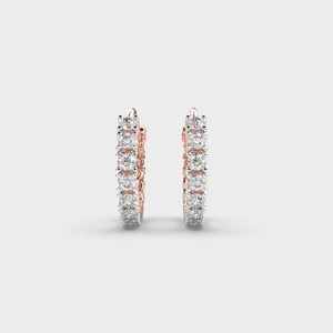 Boucles d'oreilles créoles personnalisées OEM avec diamants taillés rondes, en or rose/blanc/jaune 18 carats, à charnière, style Huggie, fabricant de bijoux fins - Product Image 5