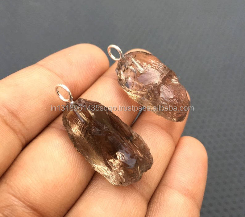 สีน้ำตาล