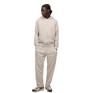 Sudadera con capucha y cremallera Beige de alta calidad para hombre y pantalones de chándal de ajuste relajado Conjunto de chándal a juego de mezcla de algodón suave informal de dos piezas - Product Image 1