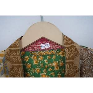 Kimono de retazos hecho a mano, Kimono de seda Floral, ropa de dormir, Kimono Vintage Sari, Kimono reciclado, regalo para ella, mujer - Product Image 6
