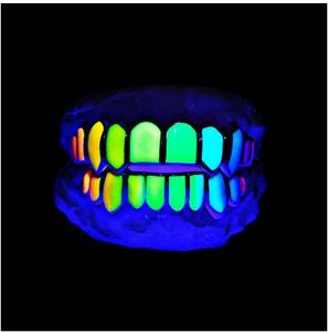 Personalizado Sólido 10K 14K Oro Dientes Grillz 925 Plata Fina Corte Permanente Grillz con Corte Profundo Incluido - Product Image 5