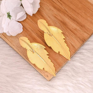 ขายส่งมาก25คู่ที่ไม่ซ้ำกันออกแบบใบทองเหลืองทองต่างหูสตั๊ดเครื่องประดับการหมั้นงานแต่งงานอินเทรนด์สำหรับผู้หญิงสำหรับของขวัญ - Product Image 2