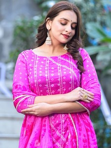 Nouvelle Collection : Ensembles Anarkali Kurta Pantalon et Dupatta en Soie Pure Brodés, Style Ethnique pour Femme – Vente en Gros OEM Ramakurtis Été - Product Image 6