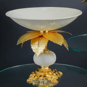 Tazón de Servir Redondo de Diseño con Hojas Metálicas de Acero y Latón, Acabado Blanco y Dorado, Más Vendido - Product Image 1