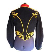 Veste d'artillerie royale en tissu noir avec col rouge et tresse dorée, style Napoléon, pour cavalerie victorienne.