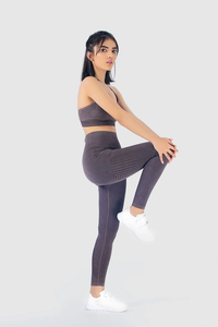 Nuevo diseño de mallas deportivas para Yoga para mujer, entrenamiento de secado rápido, alta elasticidad, colores sólidos, logotipo personalizable, mallas sin costuras - Product Image 4