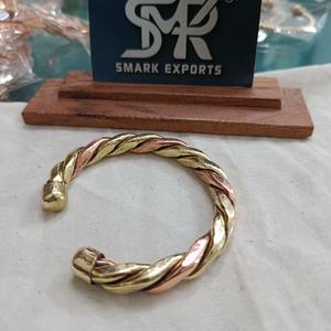 กำไลข้อมือทองแดงเกลียวสองสี ปรับขนาดได้ งานแฮนด์เมด ขัดเงา สลักลายเรียบง่าย ดีไซน์ดั้งเดิม น้ำหนักเบา สำหรับทั้งชายและหญิง - Product Image 2