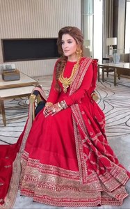 DERNIÈRE ROBE DE SÉQUANCE DE CRÉATION POUR FEMMES - Product Image 2