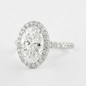 แหวนหมั้นและแต่งงานสำหรับผู้หญิง ทรงกลมเจียระไนแบบบริลเลียนต์ ประดับด้วยโมอิสซาไนต์ ชุบทองคำขาว 925 ดีไซน์หรูหราและมีสไตล์ - Product Image 4