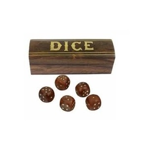Caja de dados de madera tradicional hecha a mano de alta calidad con 5 dados cúbicos pequeños y patrón de cubo de trabajo de latón - Product Image 1